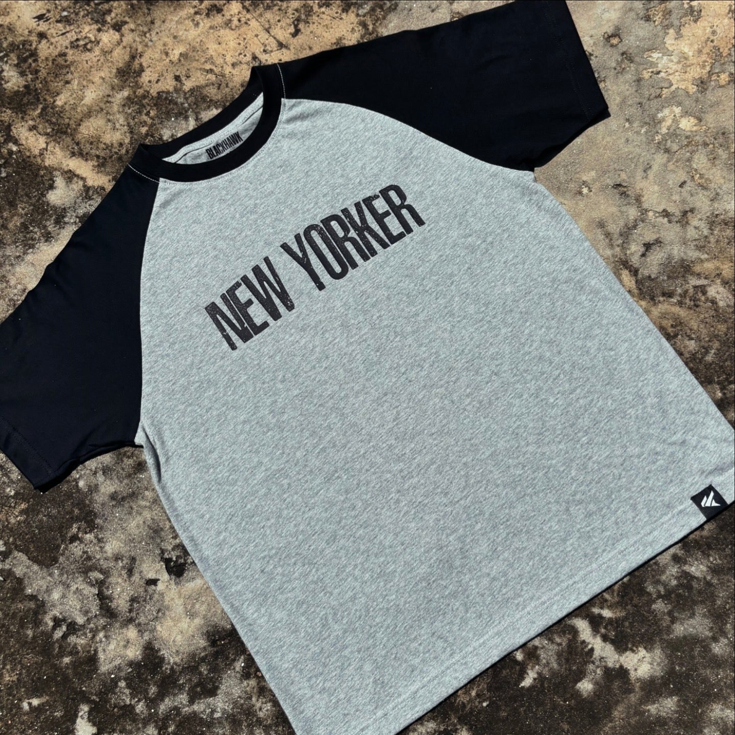 NEW YORKER RAGLAN T-SHIRT