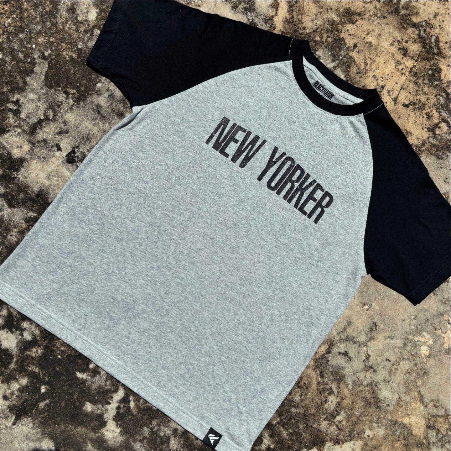 NEW YORKER RAGLAN T-SHIRT