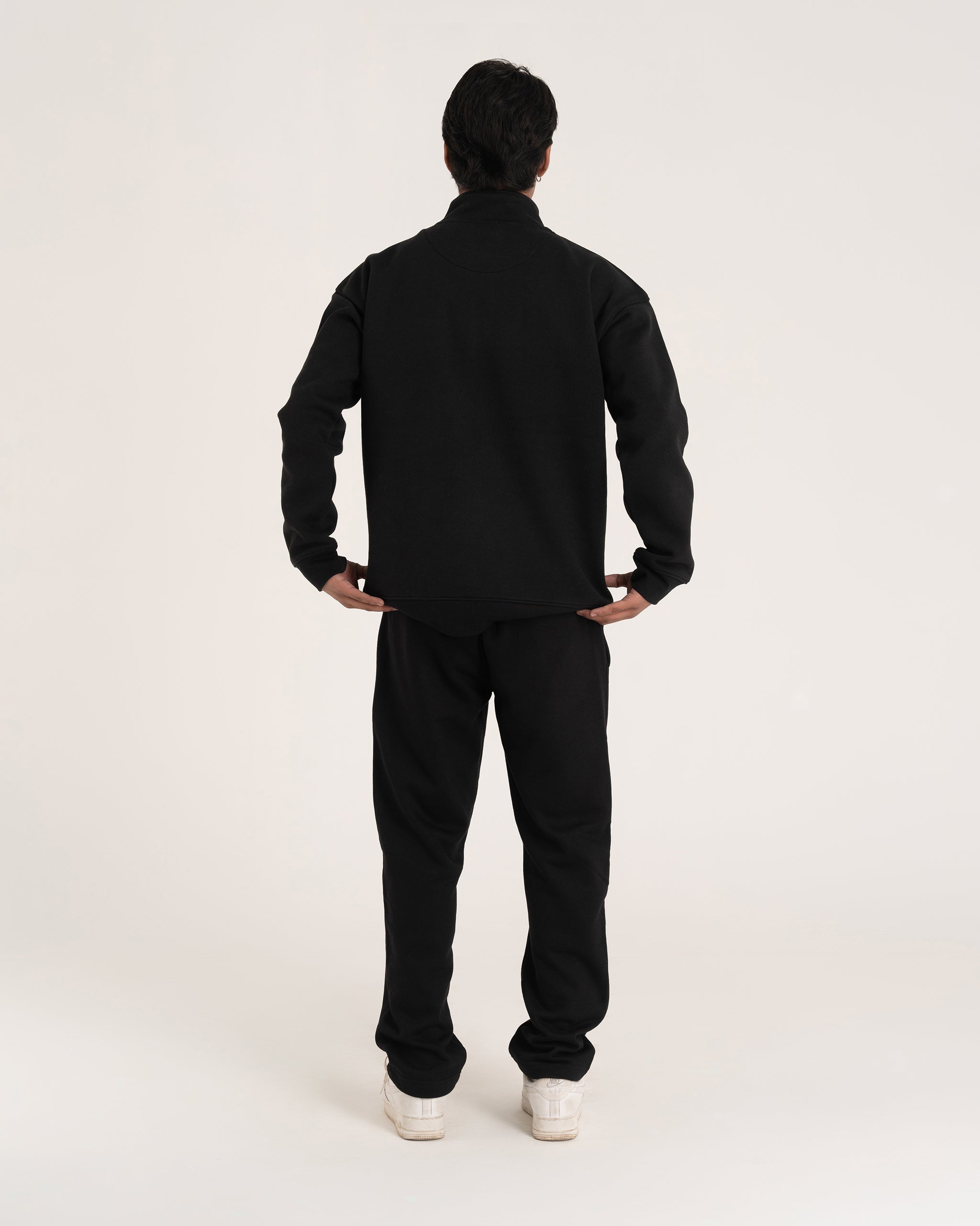 BLACK QUARTER ZIPPER