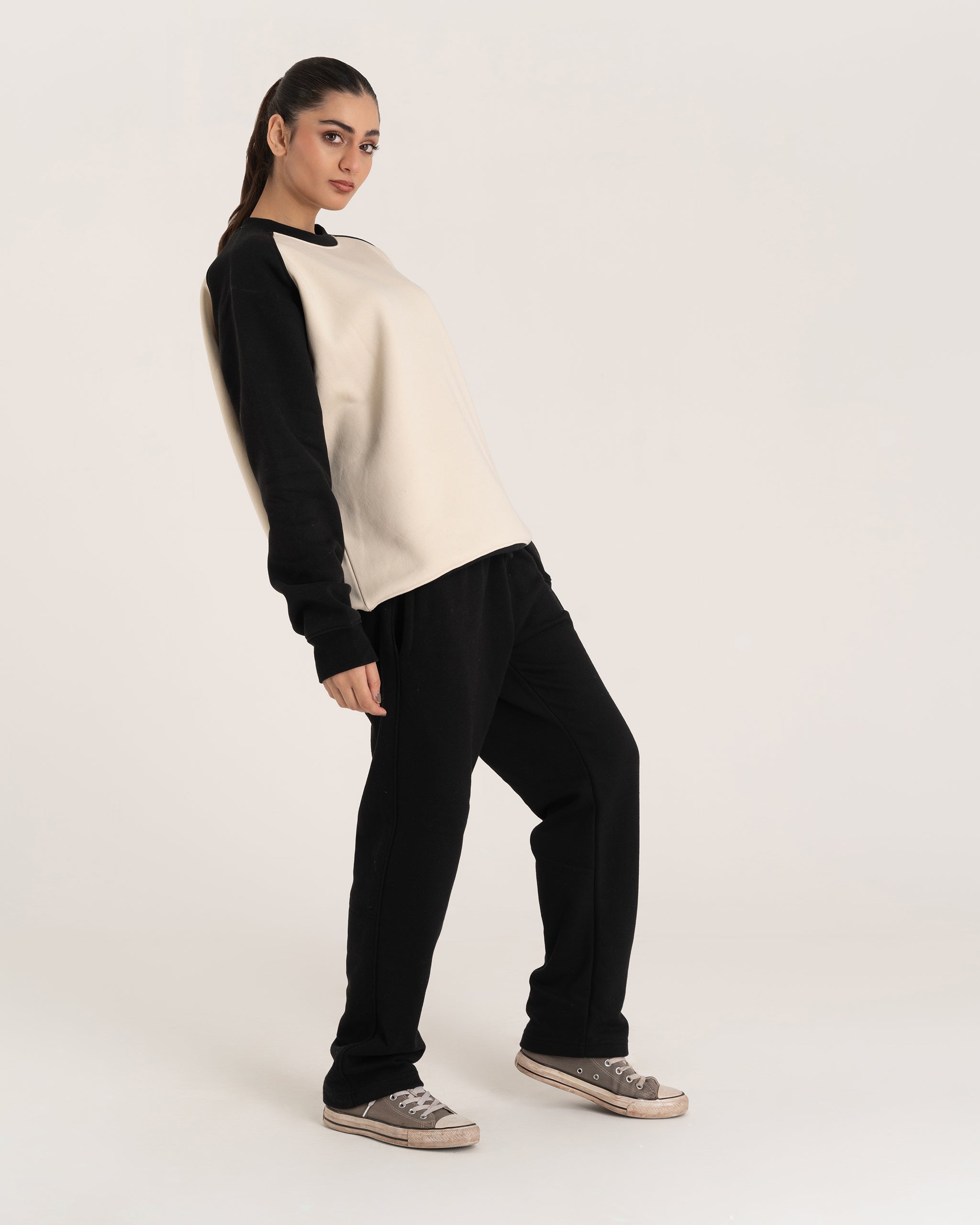 OFF WHITE / BLACK RAGLAN SWEATSHIRT