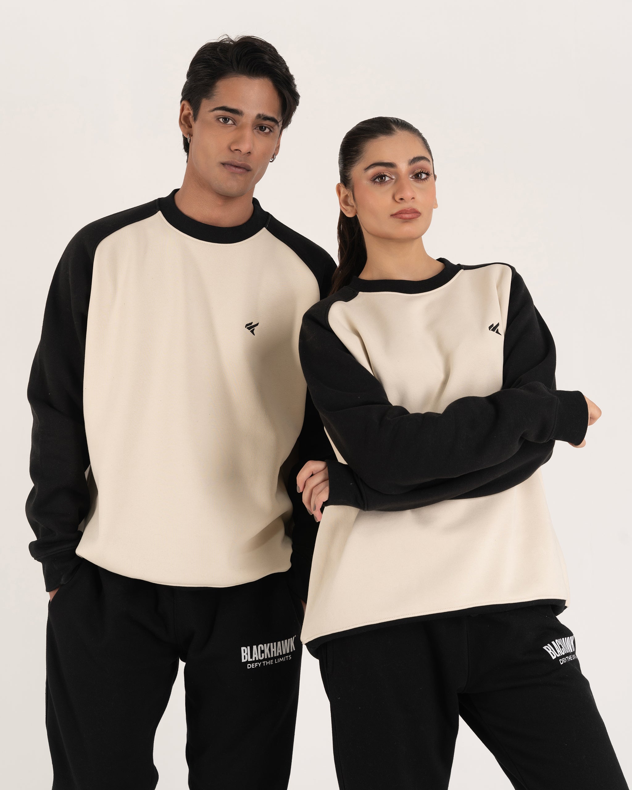 OFF WHITE / BLACK RAGLAN SWEATSHIRT