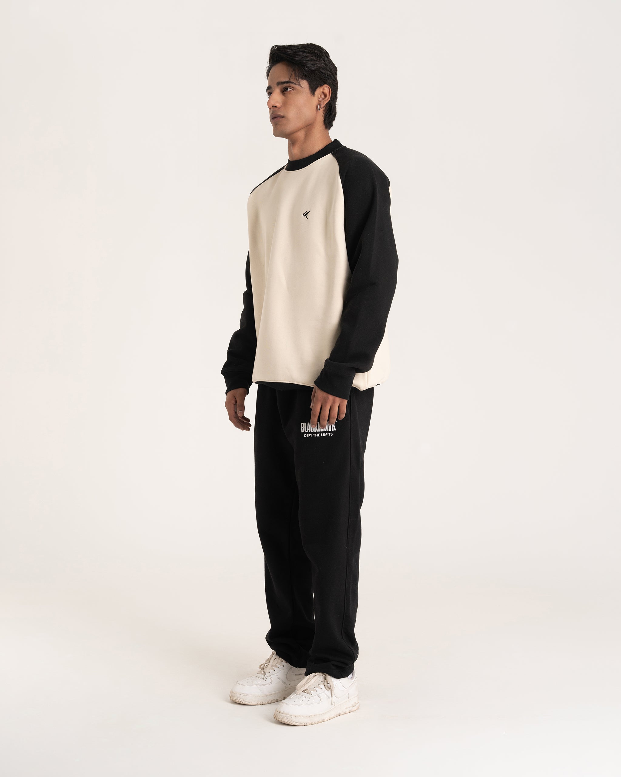 OFF WHITE / BLACK RAGLAN SWEATSHIRT