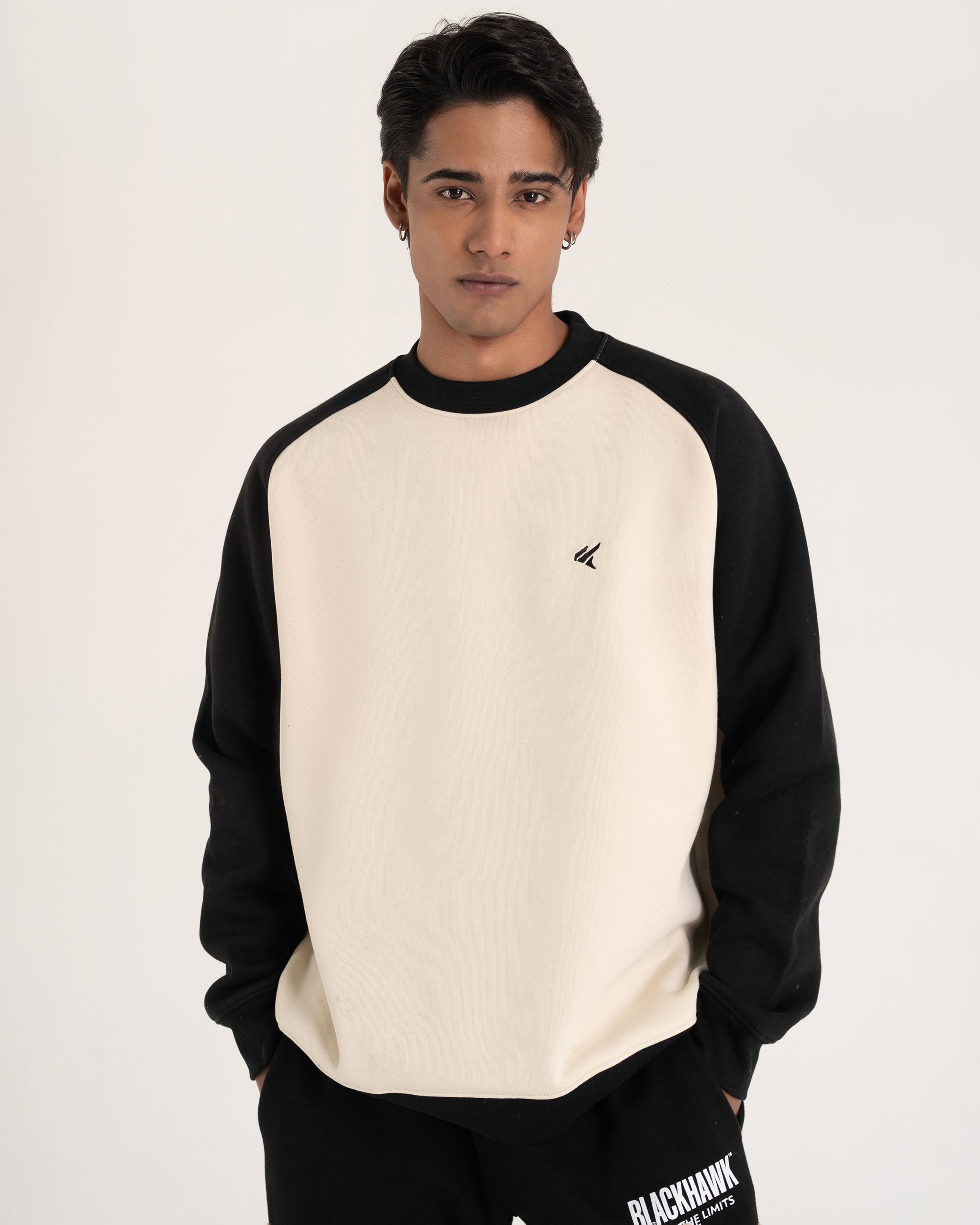OFF WHITE / BLACK RAGLAN SWEATSHIRT
