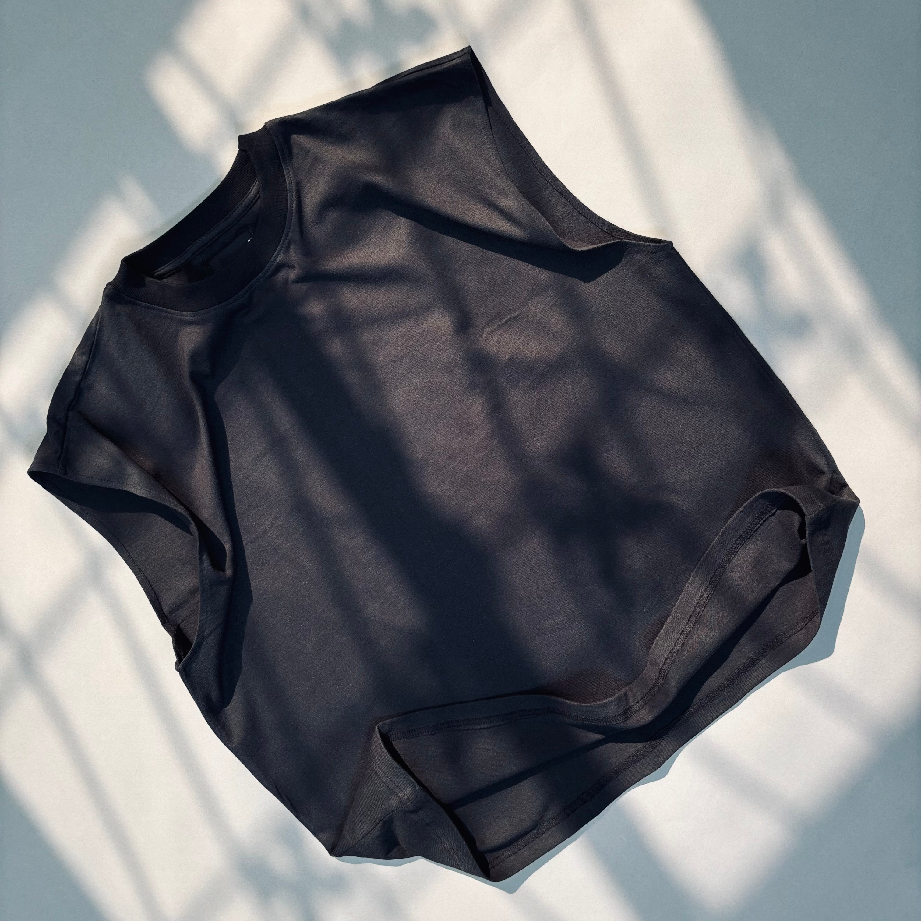 BLACK TANK TOP