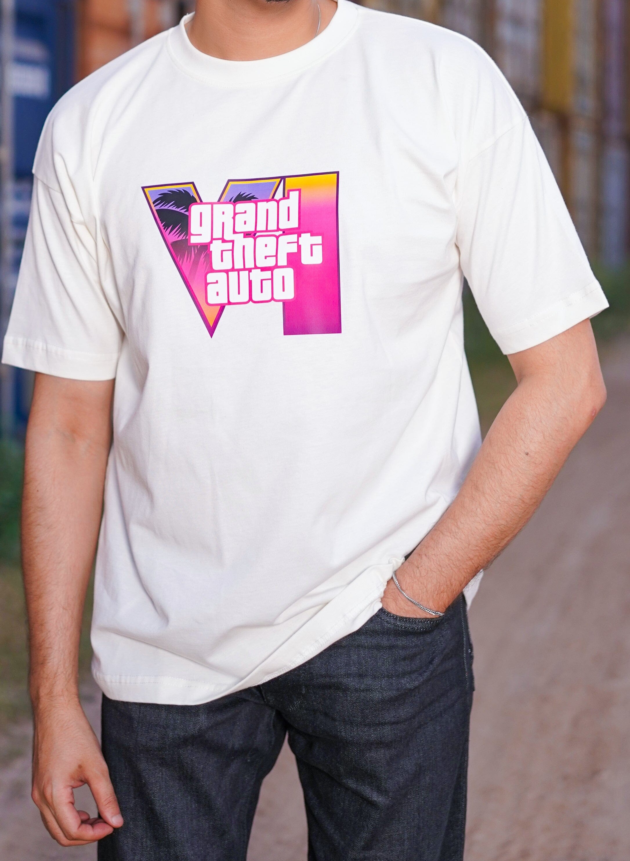 GTA VI OVERSIZED T-SHIRT