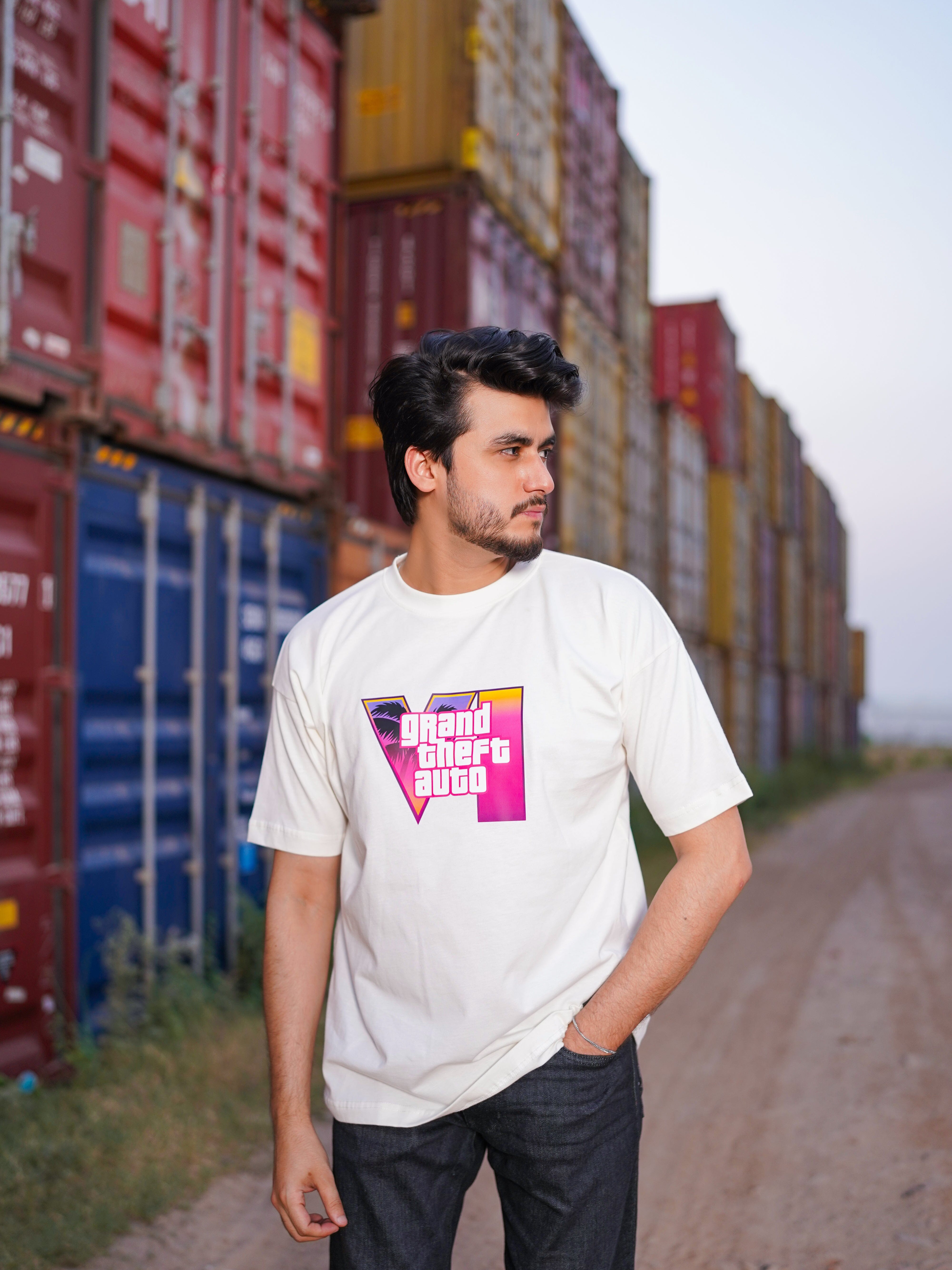 GTA VI OVERSIZED T-SHIRT